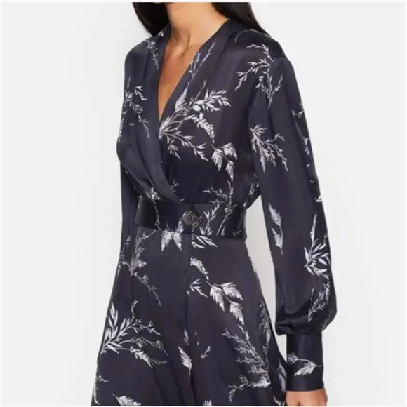 Equipment Femme Fanetta Wrap Mini Dress Silk Black Floral NWT New Size 10 - Picture 3 of 16